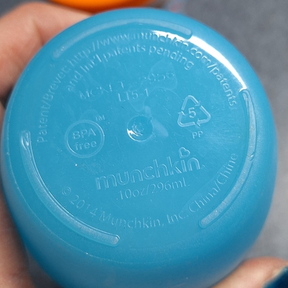 Munchkin 360 Degree Trainers & 3 Spoons, (2)10oz, Orca Trainer 9oz - Picture 3 of 14